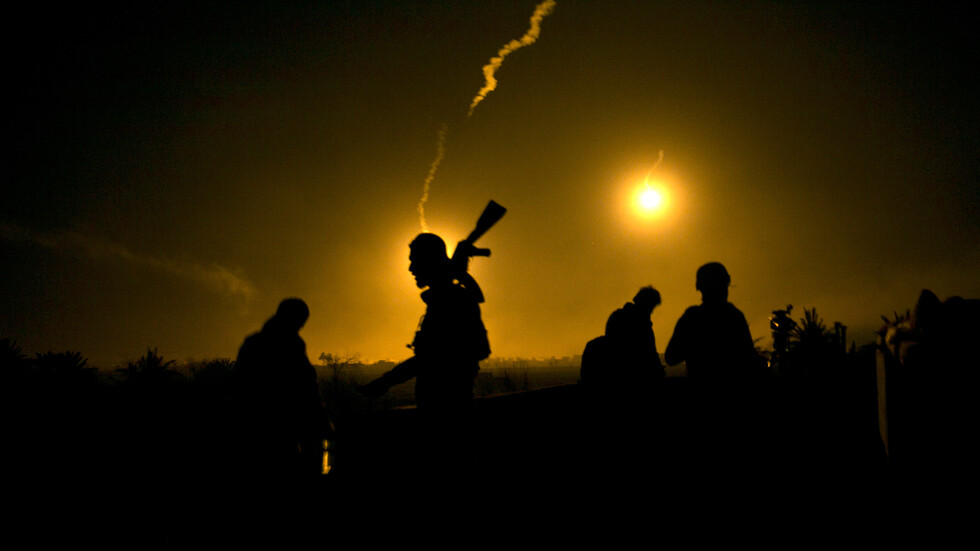 مصادر: مقتل شخصين من أبناء القبائل العربية على يد مسلحين موالين للجيش الأمريكي شرق سوريا