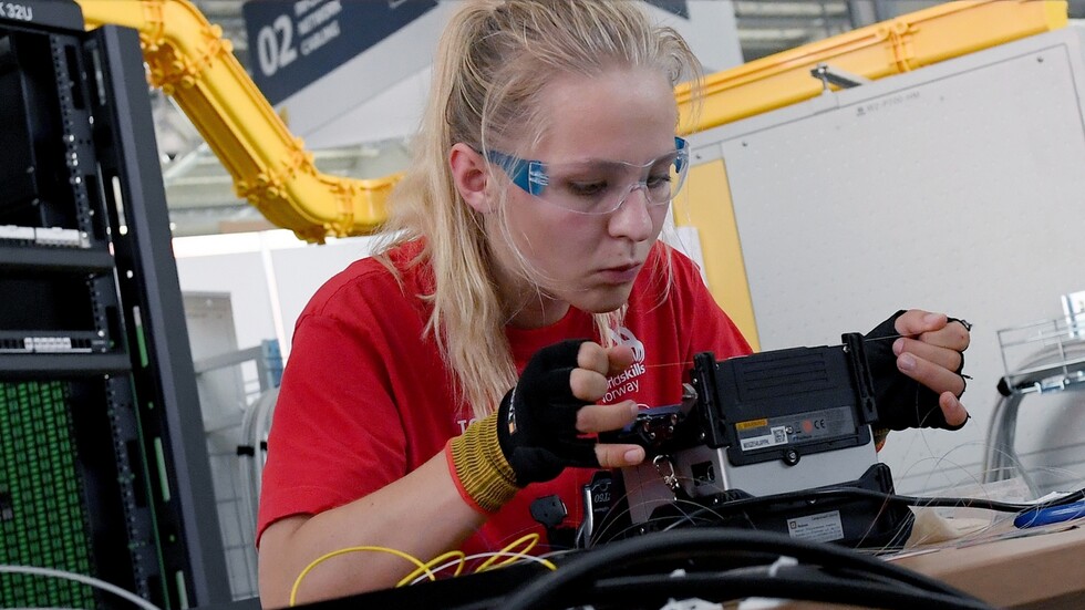 استطلاع روسي يكشف المهن الواعدة في عام 2022