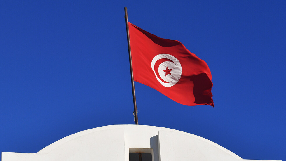 الاتحاد التونسي للشغل يصف قرارا حكوميا بـ"فضيحة دولة" ويدعو للتراجع عنه