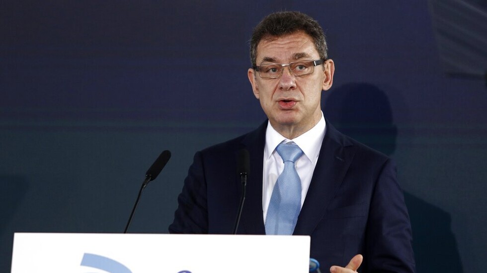 رئيس شركة "فايزر": اللقاح المضاد لمتحور "أوميكرون" سيكون جاهزا في مارس