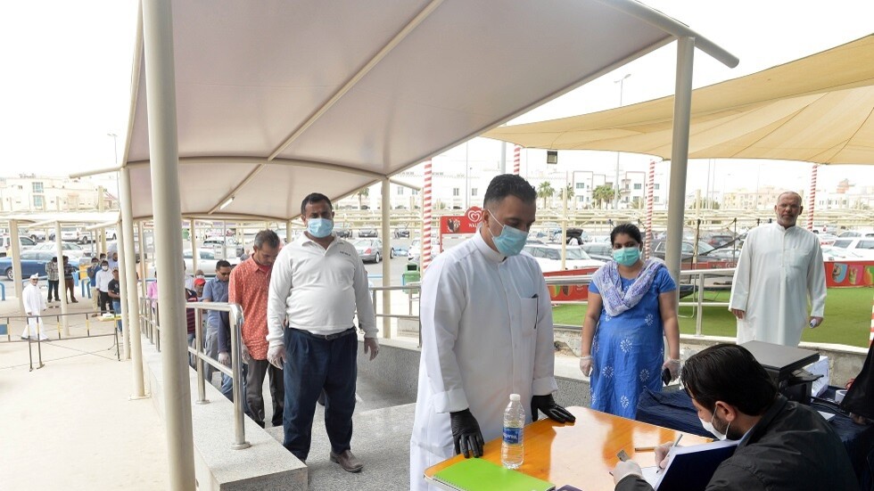الكويت تعلن فرض إجراءات جديدة لاحتواء كورونا بعد تسجيل أعلى حصيلة إصابات يومية