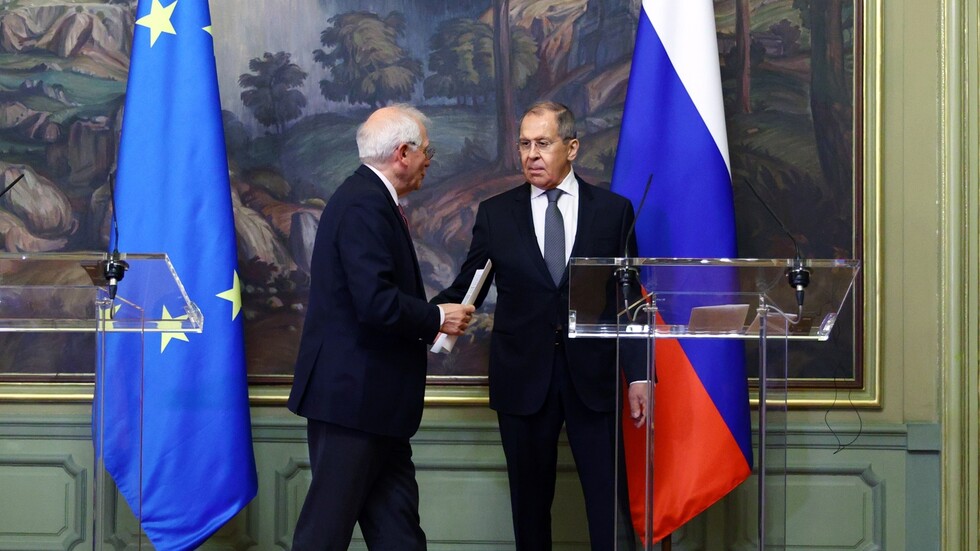 صحيفة: بوريل يدعو لإقامة حوار مباشر منفصل مع لافروف