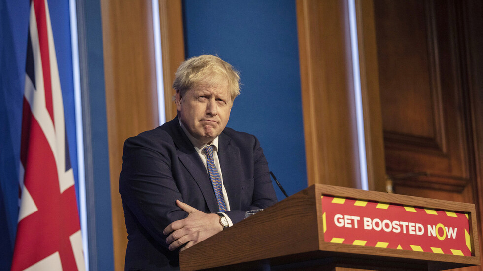 دعوات لفتح تحقيق بعد إقامة جونسون حفلا رغم القيود المفروضة على البريطانيين