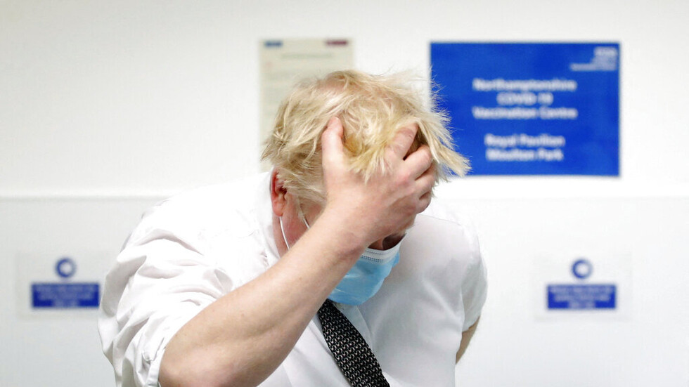 استطلاع: غالبية البريطانيين يعتقدون أن على جونسون الاستقالة