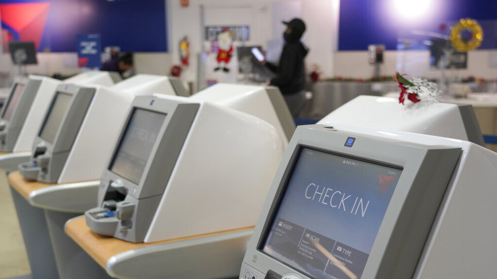 الولايات المتحدة.. "يونايتد إيرلاينز" تلغي رحلات جوية بعد إصابة 3 آلاف موظف بكورونا