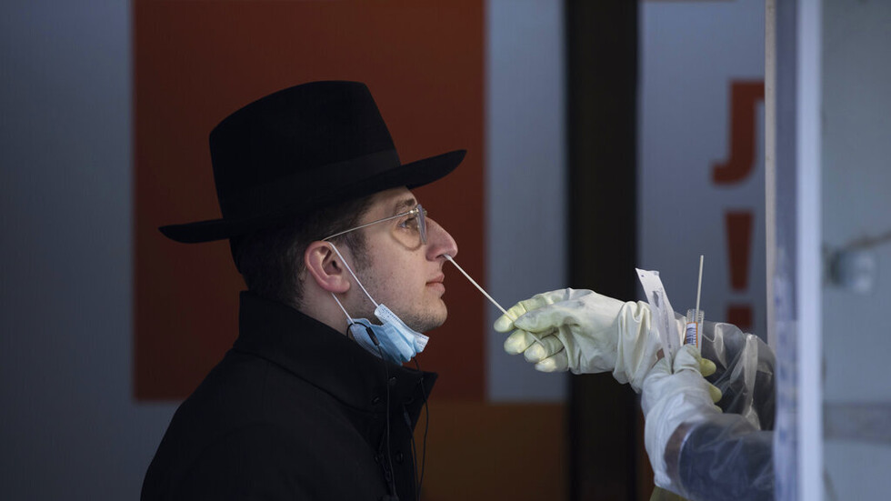 إسرائيل تواصل تسجيل أرقام قياسية جديدة بإصابات كورونا