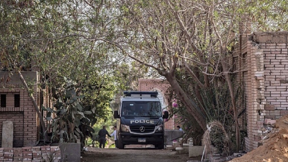 مصر.. طالب ينتحر شنقا حزنا على وفاة والدته بكورونا