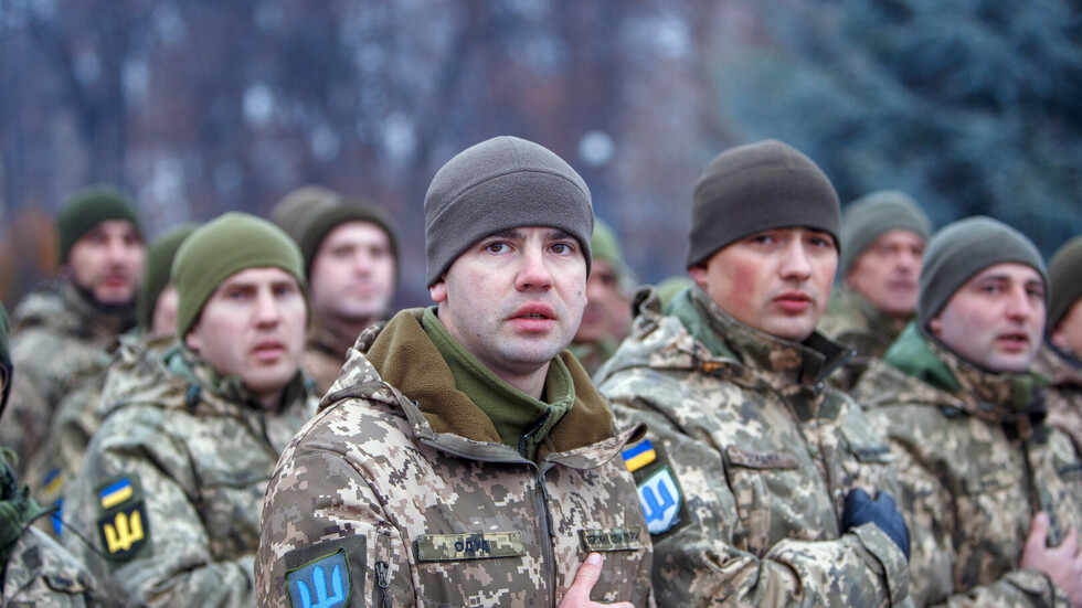 صحيفة: الولايات المتحدة قد تدرب عسكريين أوكرانيين في دول شرق أوروبا