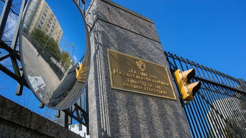 السفارة الروسية تعلق على مزاعم أمريكية حول موعد 