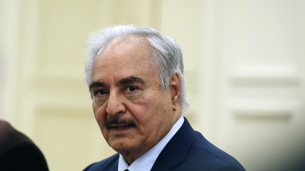 وسائل إعلام إسرائيلية: رصد طائرة حفتر في مطار بن غوريون (خريطة لمسار الطائرة)