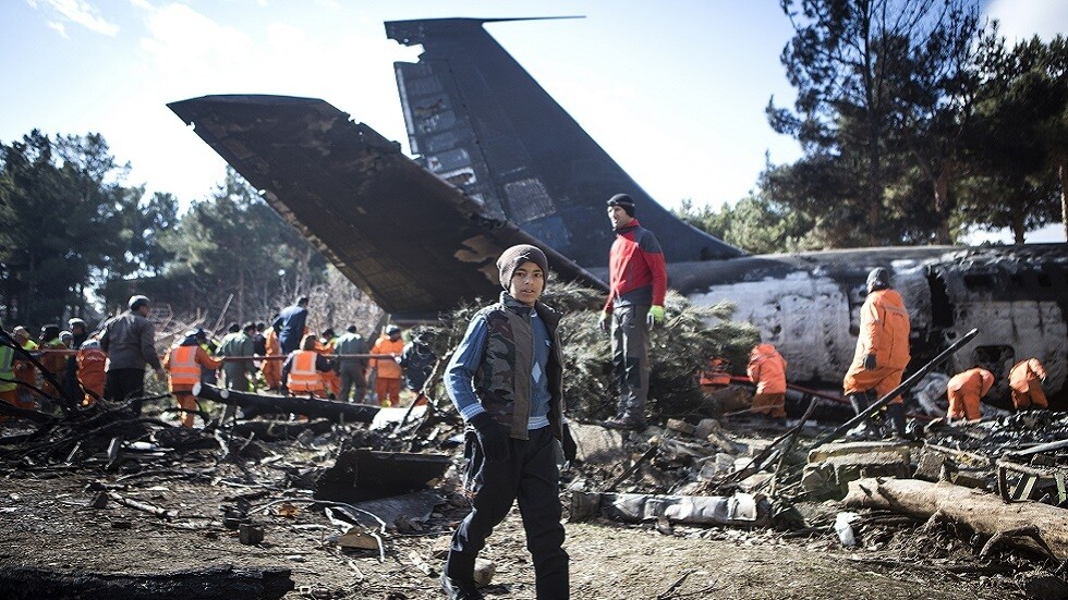 بعد 3 سنوات على الكارثة.. إيران تنشر فيديو يوثق لحظة تحطم طائرة شحن قرب طهران