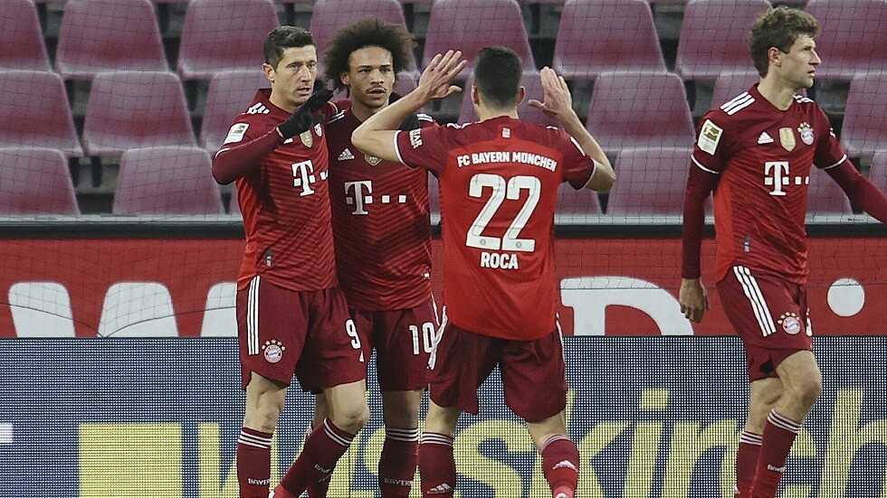 "هاتريك" ليفاندوفسكي يقود بايرن ميونخ لفوز عريض على كولن في "البوندسليغا" (فيديو)