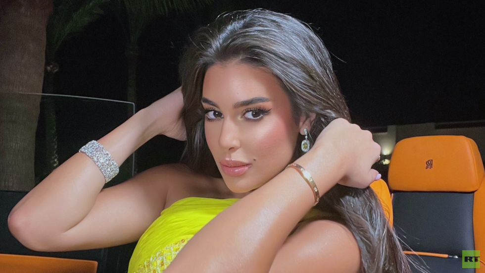 والد الفنانة ياسمين صبري يرد على تصريحاتها الأخيرة ثم يحذف التعليق