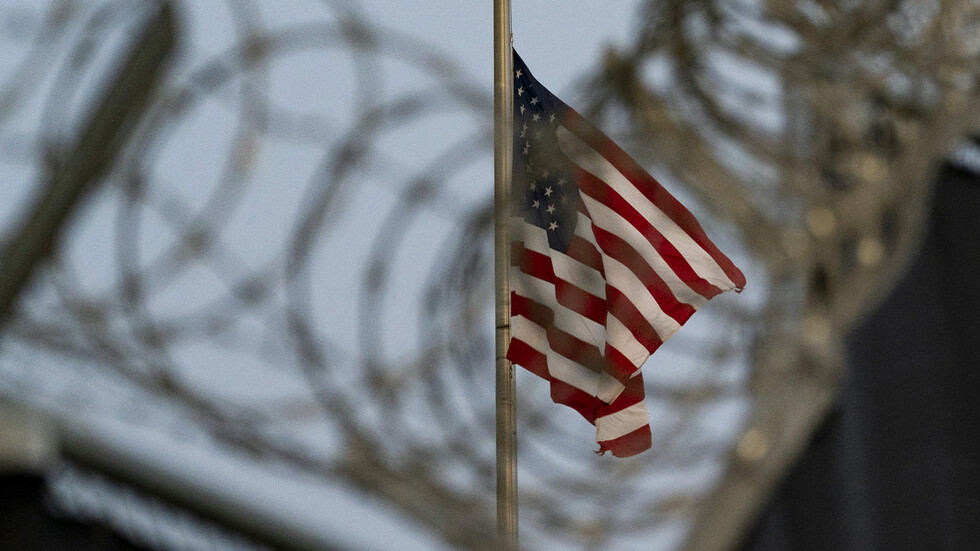 السلطات الأمريكية تبرئ امرأة وحبيبها المتوفي من جريمة بعد 27 سنة من السجن!