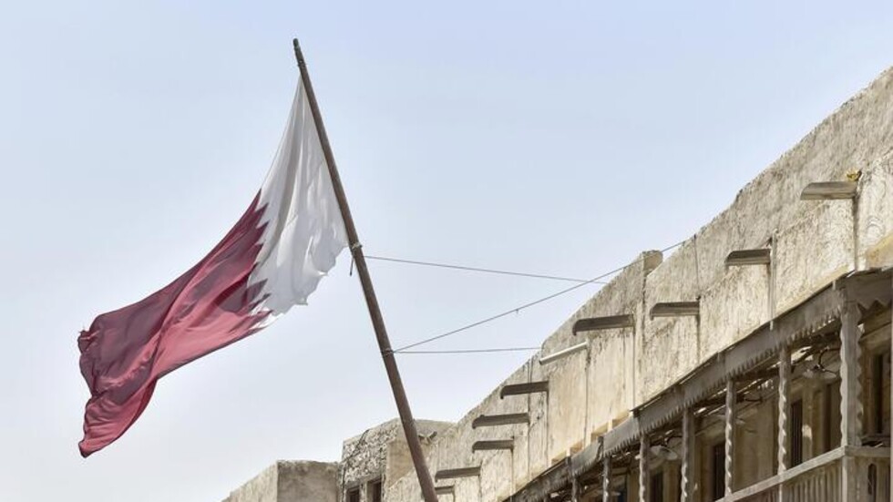 واقعة نادرة في قطر.. مقطع متداول لسيدة تشكو العوز والفقر وتطلب المساعدة