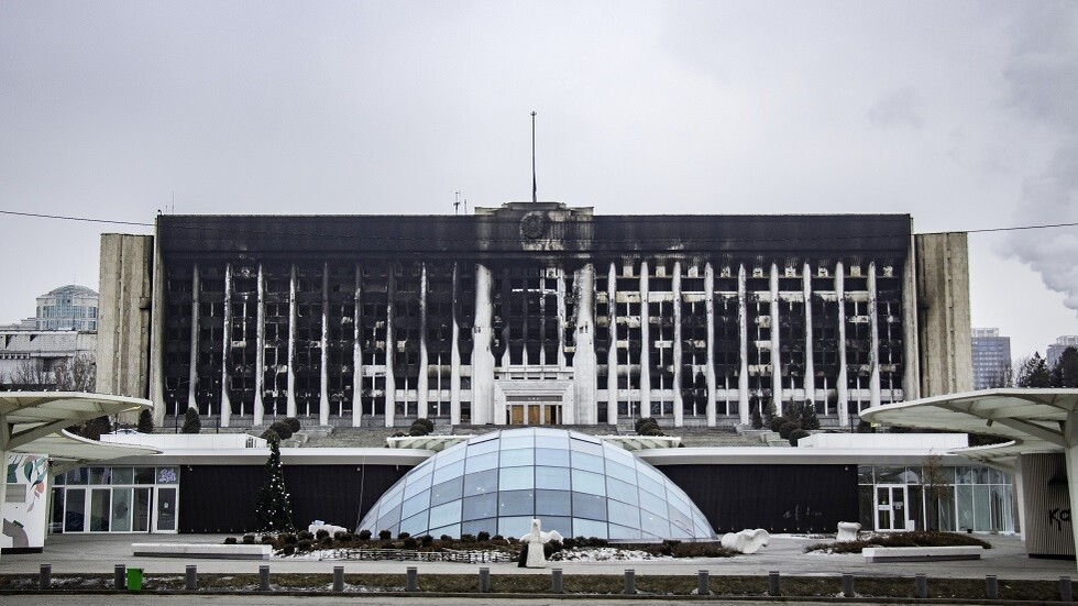 مصرفي هارب: تنسيق احتجاجات كازاخستان جرى من كييف