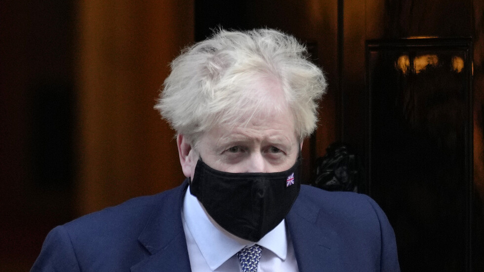 "التلغراف": بوريس جونسون يخضع للاستجواب بعد خرقه إجراءات كورونا بحضوره حفلا