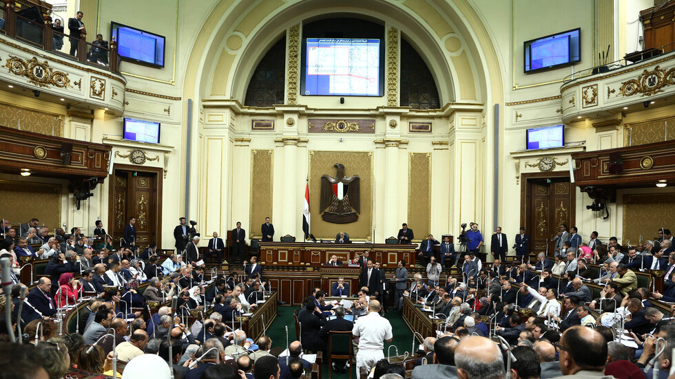 مصر.. الكشف عن حقيقة نقل أشهر رئيس مجلس شعب في عهد مبارك للعناية المركزة