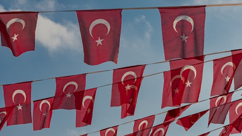 تركيا.. اجتماع ممثلي 9 أحزاب يسارية تمهيدا لتحالف محتمل