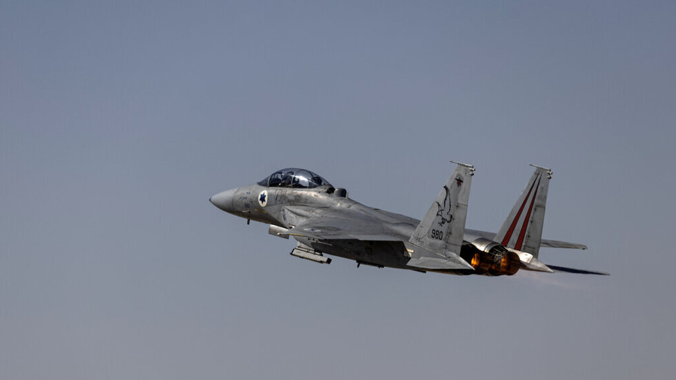 التحالف العربي: طائرات "إف-15" دمرت منصتين لإطلاق الصواريخ الباليستية للحوثيين