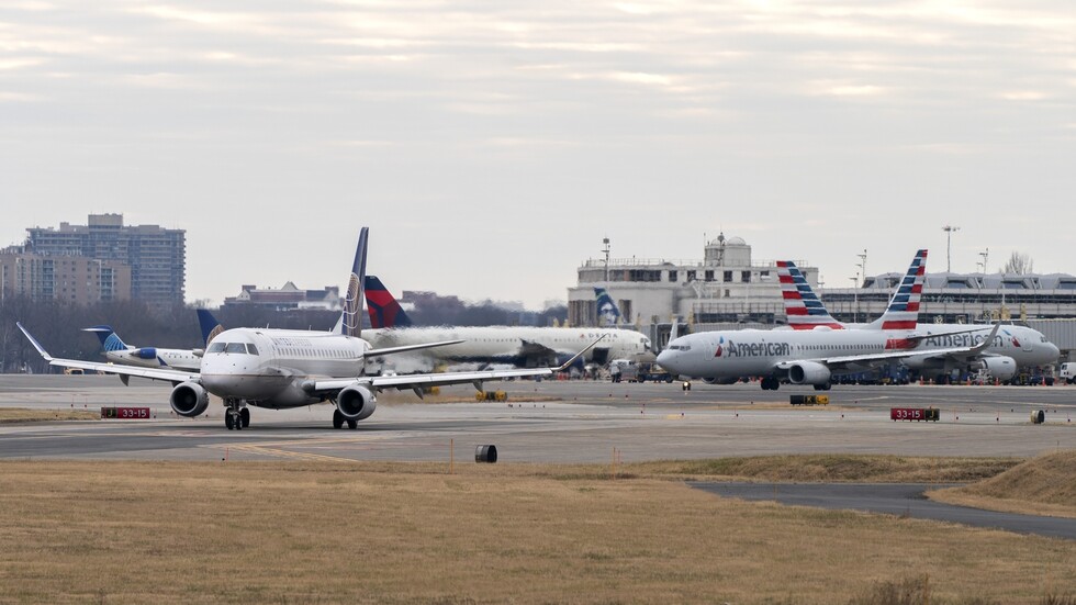 تحذيرات من "كارثة" بالولايات المتحدة في حال نشر شبكات الجيل الخامس قرب المطارات