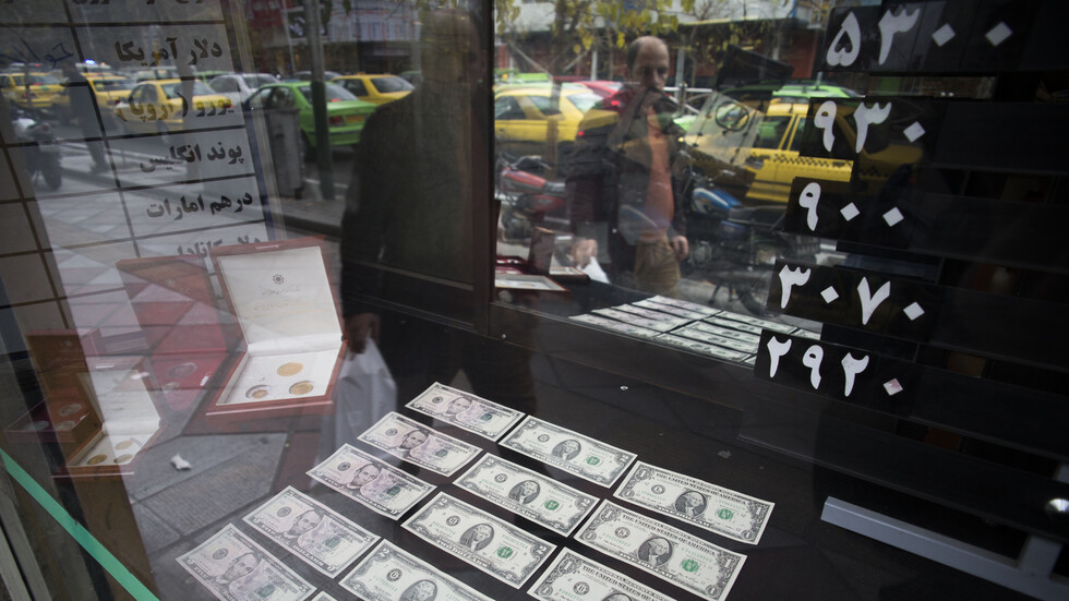 الكشف عن حجم ديون إيران الخارجية