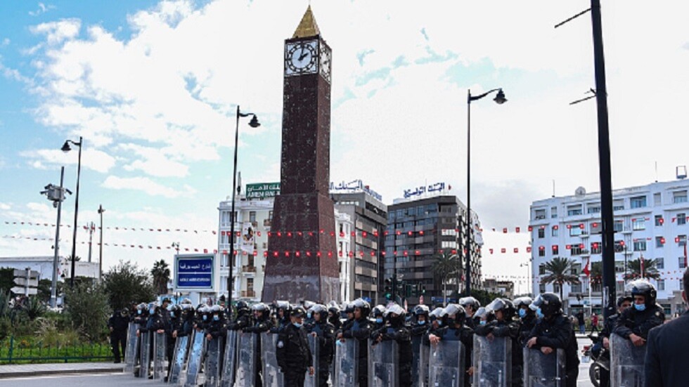 تونس تمدد حالة الطوارئ