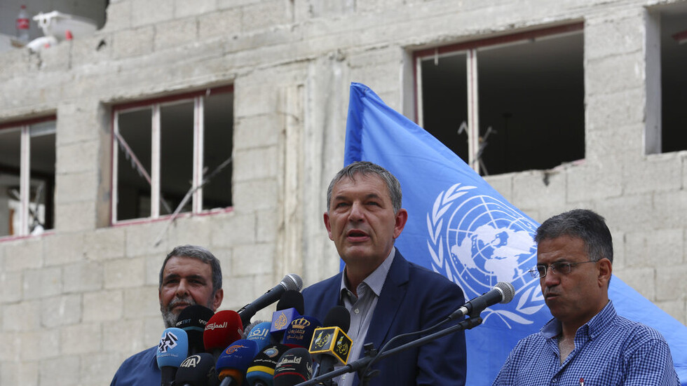 مفوض الأونروا يناشد المانحين تفادي انهيار خدمات الوكالة