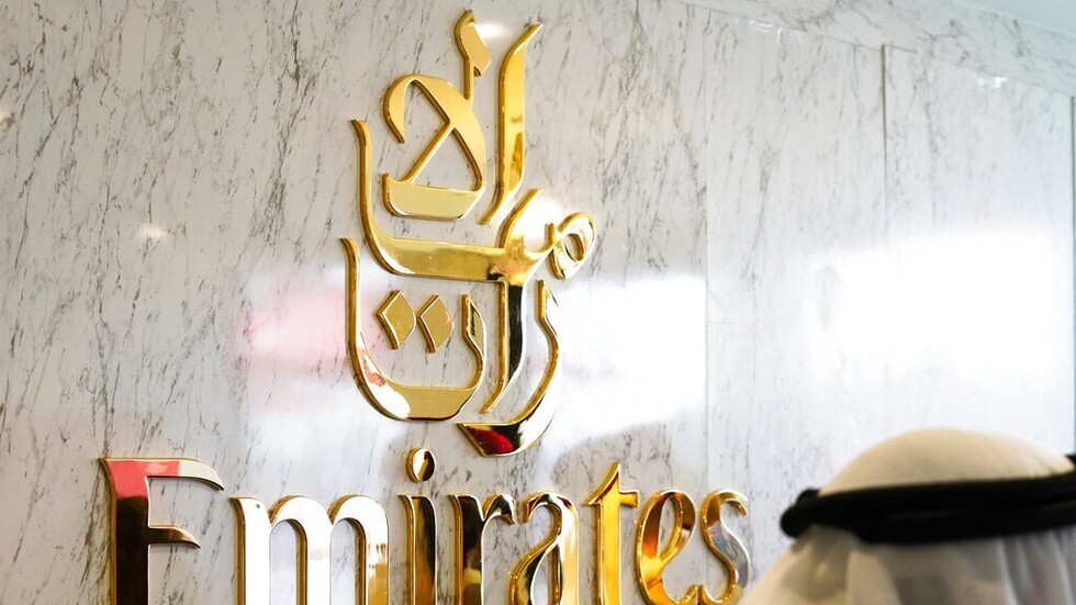 الإمارات تعلق رحلاتها إلى وجهات أمريكية بسبب تشغيل شبكات 5G