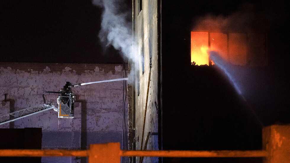 سقوط 5 قتلى في حريق بدار للمسنين في إسبانيا