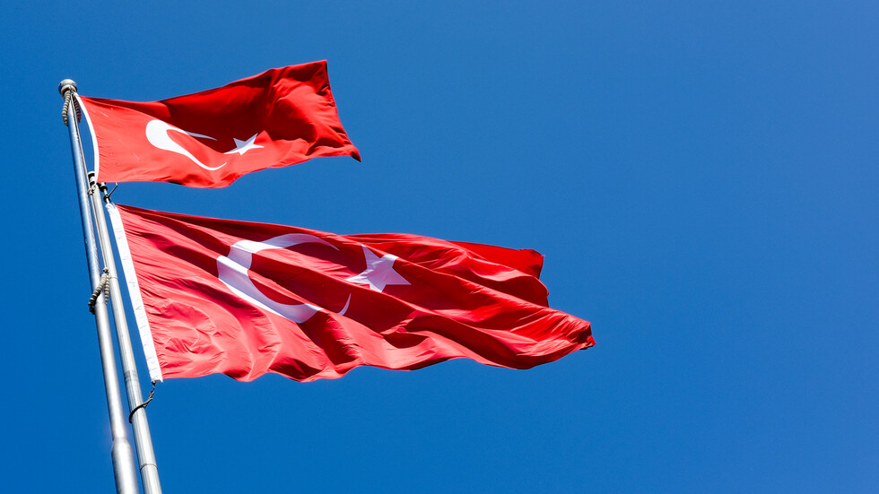 أردوغان يسعى إلى جمع بوتين وزيلينسكي إلى طاولة واحدة