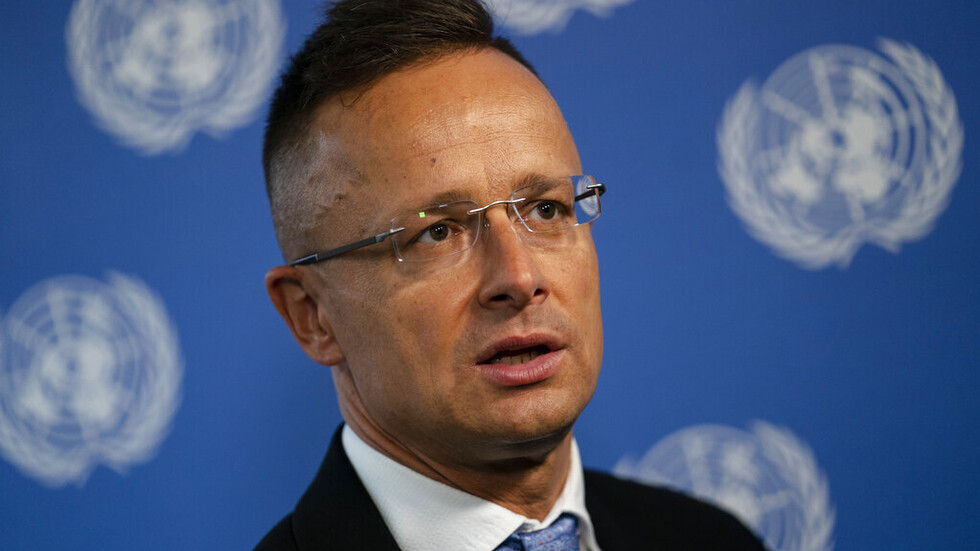 وزير الخارجية الهنغاري: على أوكرانيا أن تجري إصلاحات جدية إذا أرادت الانضمام إلى الناتو