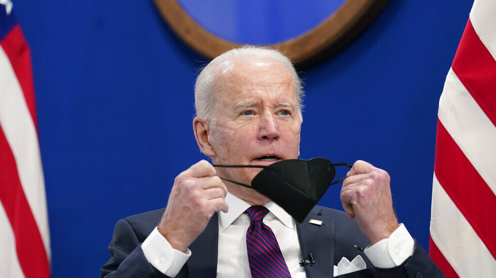 استطلاع: الموافقة على أداء بايدن الوظيفي تسجل أدنى مستوياتها