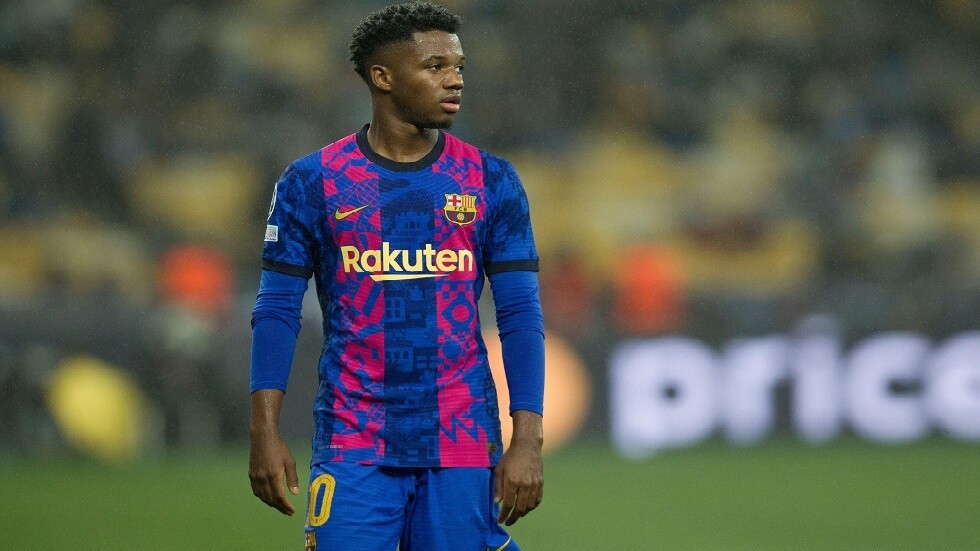 نادي برشلونة يكشف طبيعة إصابة نجمه فاتي