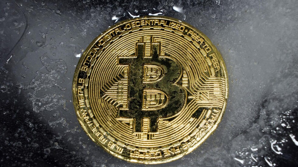 انخفاض حاد في قيمة عملة "البيتكوين"