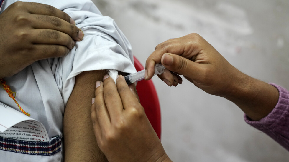 الصحة العالمية: يجب البدء بالفئات الأكثر ضعفا في منح جرعات تعزيزية مضادة لكورونا