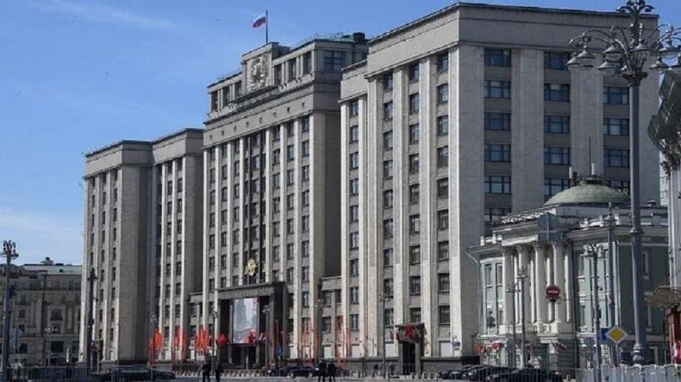 "الدوما" ينظر في توجيه طلب لبوتين للاعتراف بجمهوريتي دونيتسك ولوغانسك