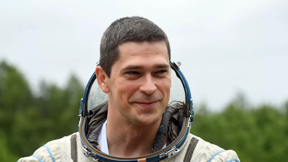 الولايات المتحدة تتخلى عن قرارها رفض منح تأشيرة دخول لرائد فضاء روسي