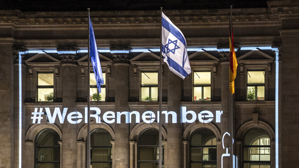 كم ناجيا من محرقة هتلر يعيش حاليا في إسرائيل؟