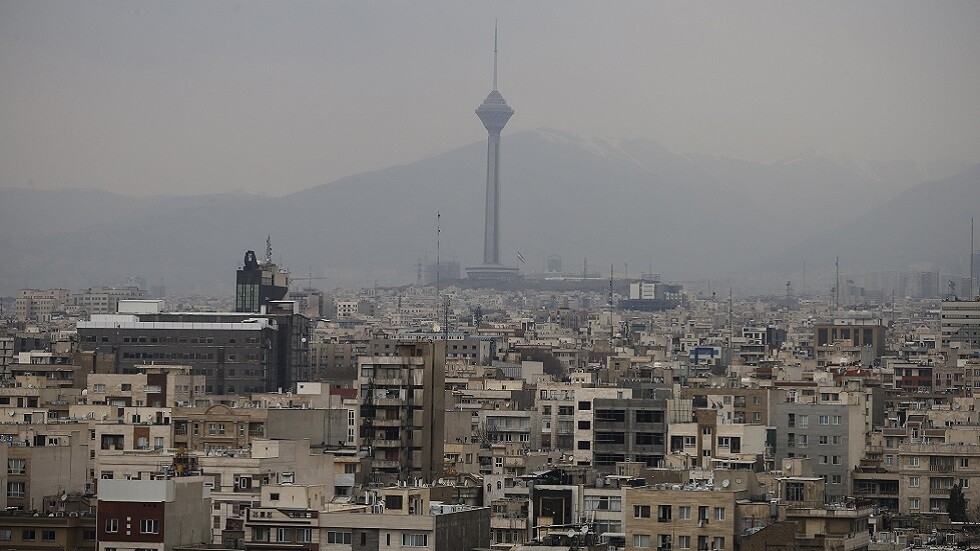 "فارس": محاولة اختراق قنوات إذاعية وتلفزيونية في إيران