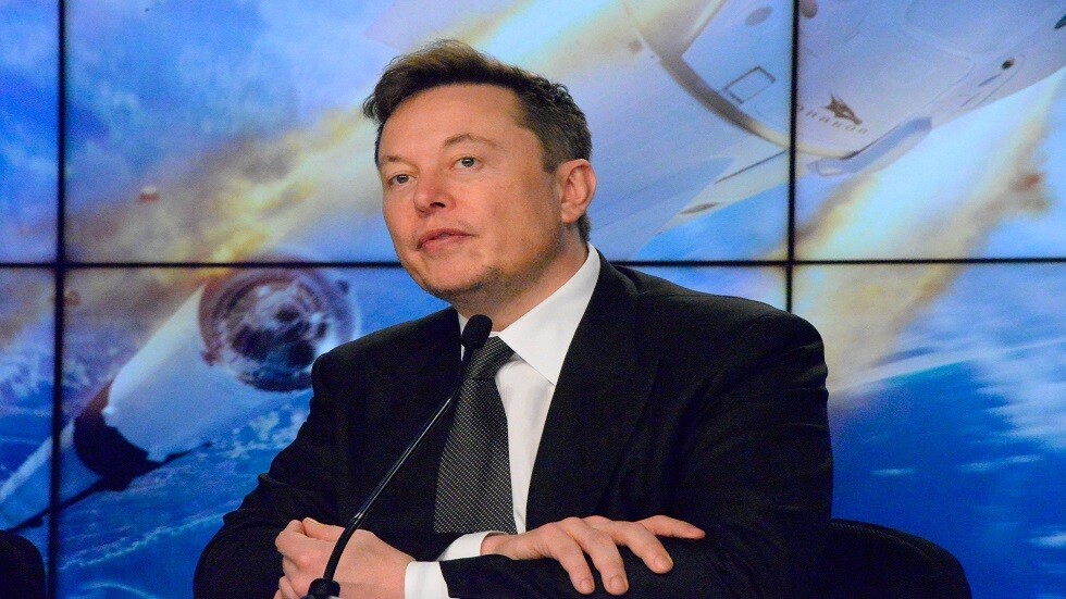 إيلون ماسك: بايدن يعتبر الأمريكيين حمقى