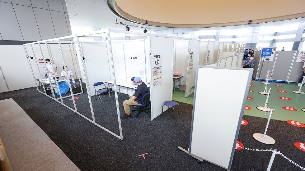 بعدما فقد عائلته.. الشرطة تعتقل رجلا يابانيا جرح اثنين من مسعفيه واحتجز طبيبا