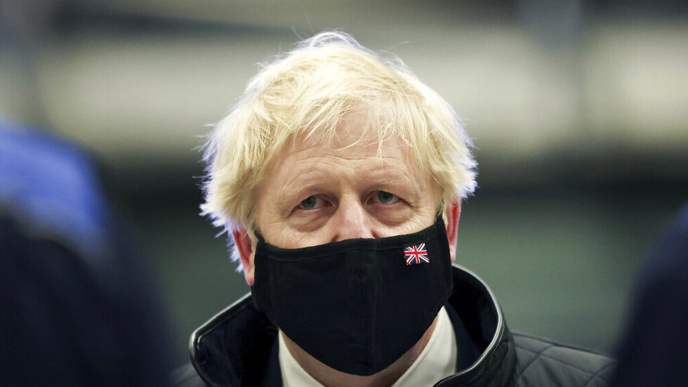 خبراء بريطانيون: رفع قيود كورونا خطوة "متهورة"