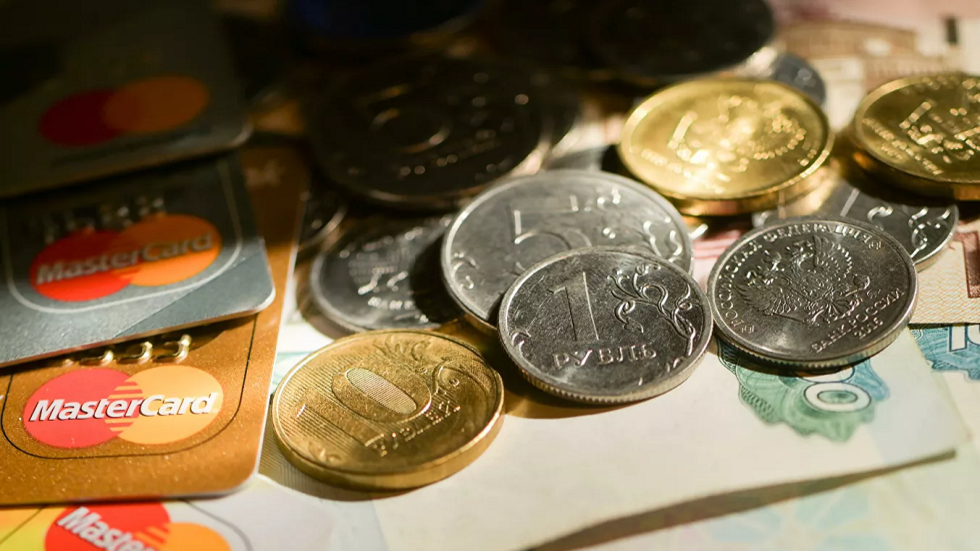 الروبل الروسي يواصل التعافي