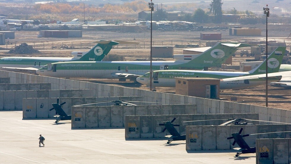 بعد استهداف مطار بغداد بعدة صواريخ.. الكويت تعلق الرحلات الجوية إلى العراق