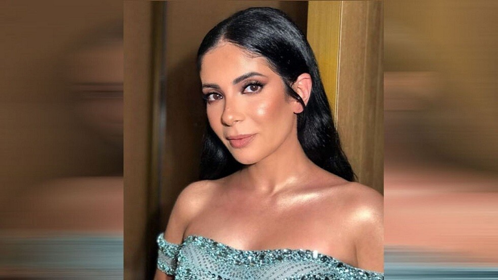 محمد صبحي يدافع عن منى زكي: 