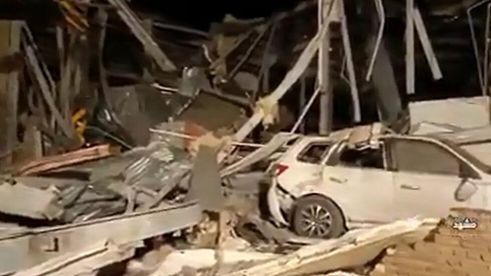 إيران.. مقتل 4 أشخاص بانفجار في معمل للمواد الغذائية (صور + فيديو)