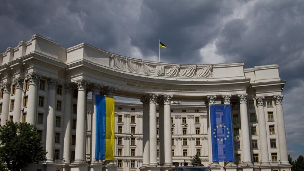 بولندا تقرر تسليم أوكرانيا أسلحة دفاعية