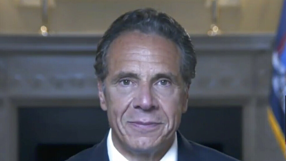 إسقاط تهم الاعتداء الجنسي عن حاكم نيويورك السابق