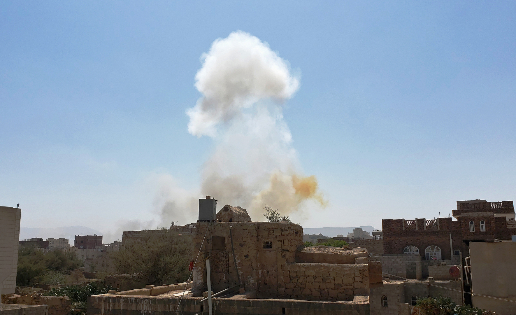 التحالف العربي يعلن عن تدمير مخازن للمسيرات ومنصات إطلاق بضربات جوية في صنعاء